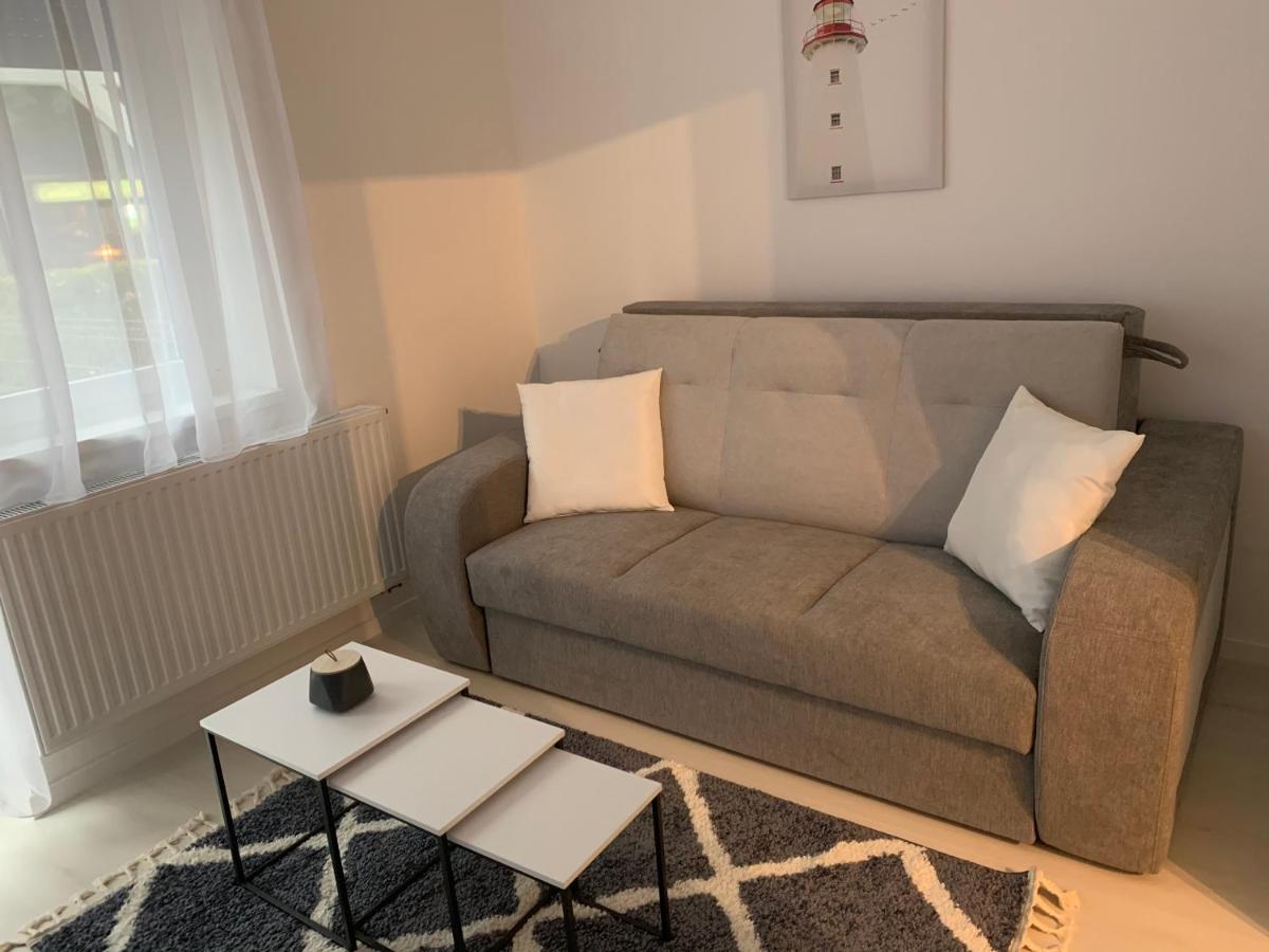 Zenit Apartman Бік Екстер'єр фото